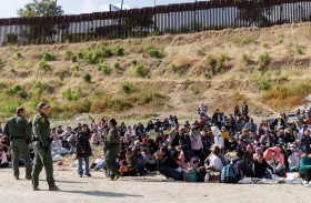 بسبب «المهاجرين غير النظاميين».. تمرد مكسيكي حذر على واشنطن