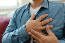 الرجال يصابون بأمراض القلب قبل النساء بـ 10 سنوات
