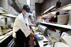 مطاعم لوس أنجليس تكافح لاستقطاب عمال