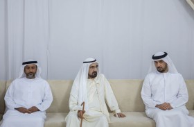 محمد بن راشد يقدم واجب  العزاء في وفاة حاضر جمعه المهيري
