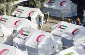 توزيع طرود غذائية إماراتية على أكثر من 34 ألف نازح في غزة أمس