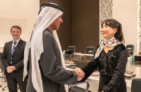 سعود بن صقر يستقبل وفدا من شركة «سامسونج للإلكترونيات»