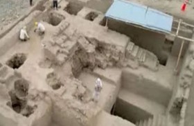 اكتشاف مقبرة تضم 38 جثة وكنوزاً نادرة في بيرو