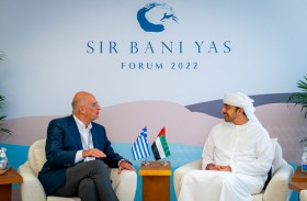 عبدالله بن زايد ووزير خارجية اليونان يبحثان علاقات الصداقة والشراكة الاستراتيجية بين البلدين