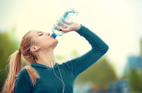  شرب المياه بكثرة هل ينظف الكلى فعلاً؟