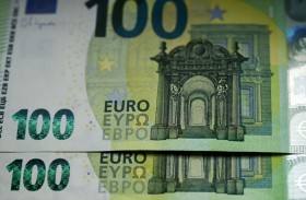 مجموعة من الأصدقاء يفوزون بجائزة يانصيب 