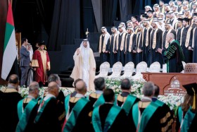 سلطان بن أحمد القاسمي يشهد حفل تخرج طلاب درجة البكالوريوس بجامعة الشارقة