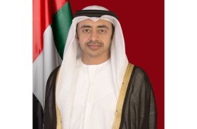 عبدالله بن زايد يدين خلال اتصال هاتفي مع عراقجي الاستهداف العسكري الإسرائيلي لإيران