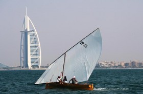 انطلاق الجولة الثانية من بطولة دبي للقوارب الشراعية 22 قدما .. الجمعة
