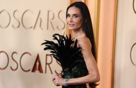 ديمي مور تثير الجدل بجسدها النحيل في الأوسكار