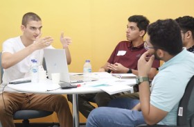فريق من طلبة سنة أولى هندسة في أمريكية الشارقة يطورون حلول مواصلات مبتكرة باستخدام الفطر الغروري