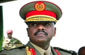 الرئيس موسيفيني يعين نجله قائدا للجيش الأوغندي 