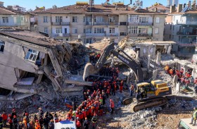 ارتفاع ضحايا زلزال تركيا مع استمرار انتشال الجثث