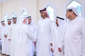 ولي عهد عجمان يقدم واجب العزاء في وفاة شيخة عبدالله الشامسي