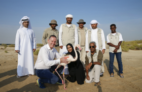 تعاون بين«البيئة -أبوظبي» و«الاتحاد للطيران»لخفض استخدام المواد البلاستيكية