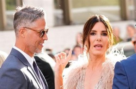 وفاة شريك ساندرا بولوك بعد صراع مع المرض