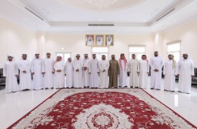 رئيس دائرة شؤون الضواحي والقرى يلتقى أربعة عشر من رؤساء مجالس الضواحي في الشارقة