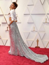الممثلة الأمريكية زيندايا لدى حضورها حفل توزيع جوائز الأوسكار الرابع والتسعين في مسرح دولبي في هوليوود. (ا ف ب)