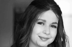 وفاة مؤثرة هولندية بسرطان نادر