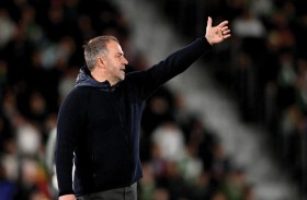 فليك يبحث «عن عقلية مختلفة» بعد تخلي برشلونة عن الصدارة 