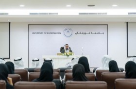 حاكم الشارقة يلتقي أعضاء الهيئة الإدارية بجامعة خورفكان 