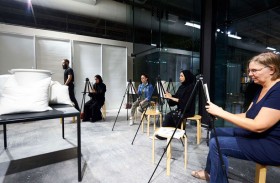 «معرض421» يستكشف خبايا الرسم التجريدي من خلال دورة «سبر أغوار التجريد» مع الفنانة زهرة جونجي