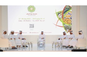 مهرجان ليوا للرطب يستضيف أمسية شعرية  على مسرح الفعاليات