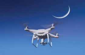 للمرة الأولى عالميًا .. استخدام طائرات الدرون والذكاء الاصطناعي في رصد هلال رمضان في الإمارات