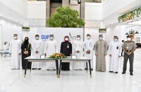 إقامة دبي ودبي للسياحة توقعان اتفاقية شراكة لدعم المشاريع التقنية