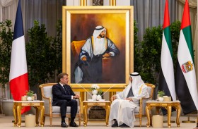 رئيس الدولة والرئيس الفرنسي يبحثان علاقات التعاون والتطورات الإقليمية