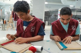 ناشئة الشارقة يتعلمون مهارات وفنون صناعة السجاد ويبدعون في إنتاج 20 قطعة فنية