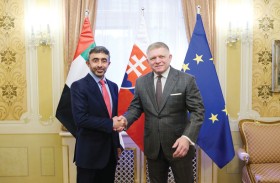 عبدالله بن زايد يلتقي رئيس وزراء سلوفاكيا خلال زيارة عمل إلى براتيسلافا