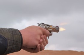 مواجهة بالرصاص بين طفلين والشرطة
