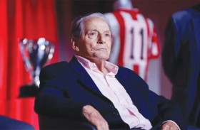 وفاة أسطورة أتلتيكو مدريد إنريكي كولار عن 91 عاما 