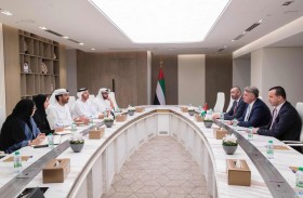 وزير الاقتصاد والسياحة يبحث مع محافظ سلطة النقد الفلسطينية تعزيز التعاون