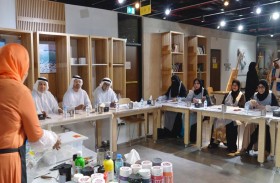 مركز التواجد البلدي بمدينة محمد بن زايد ينظم مبادرة لكبار المواطنين والمقيمين تحت عنوان «لوِّن حياتك»