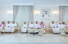 حمدان بن محمد يقدّم واجب العزاء في وفاة عتيق محمد المهيري