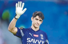 ياسين بونو يعتزم الرحيل عن الهلال بصفقة غير متوقعة