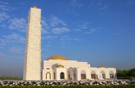برنامج المسجد العامر في عجمان يستضيف القارئ أنس العمادي