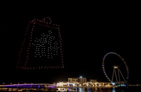 300 طائرة درون تقدم عروضا ضوئية وصوتية كل مساء طيلة مهرجان دبي للتسوق 
