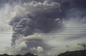 رماد بركاني يغطي جزيرة سانت فنسنت