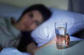 هل يجب أن تشرب الماء قبل النوم؟