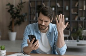  منبه رقمي لا يصمت..  إشعارات الهاتف  كيف تتحكم بحياتنا؟