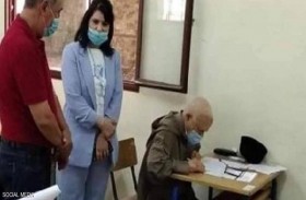 مسن مغربي يجتاز امتحان البكالوريا رغم كورونا