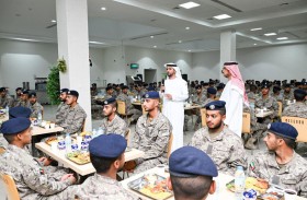 شرطة أبوظبي تشارك مجندي الخدمة الوطنية إفطارهم الرمضاني في إدارة التأهيل الشرطي