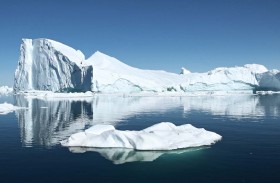 ذوبان الغطاء الجليدي في غرينلاند يهدّد عيش السكان 