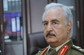 حفتر: توزيع الثروة النفطية في ليبيا .. أو تحرك الجيش