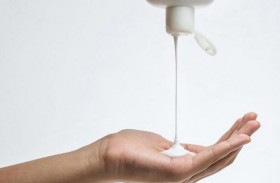 لوشن الجسم الصلب والسائل.. أيهما أفضل؟
