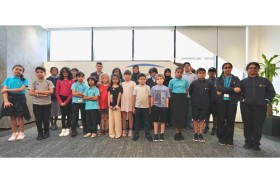 سلطان النيادي يتفاعل مع طلاب المدارس عبر تقنية الاتصال اللاسلكي من محطة الفضاء الدولية