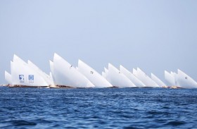 الشراعية 60 قدما تبحر في شواطئ دبي اليوم